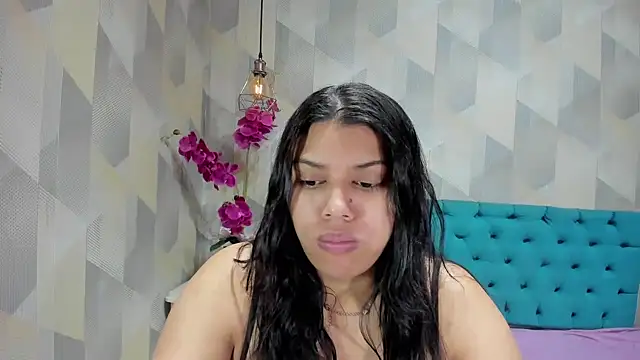 LindaBreeS online show from October 22, 2025, 2:06 pm