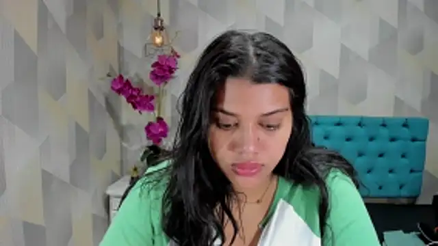 LindaBreeS online show from October 24, 2025, 3:08 pm