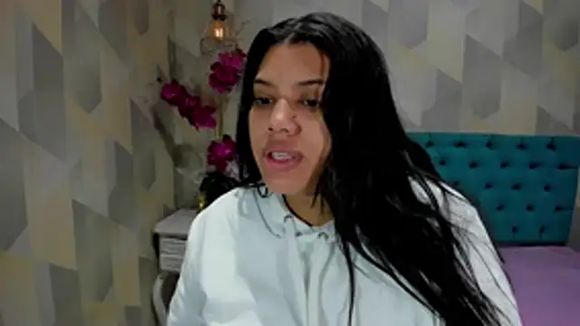 LindaBreeS online show from October 27, 2025, 1:15 pm