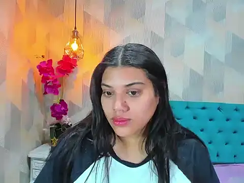 LindaBreeS online show from November 14, 2025, 10:07 pm