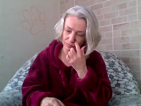 Lorie Carrie online show from January 14, 2026, 10:21 am