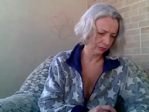 Lorie Carrie online show from February 9, 2026, 12:31 pm