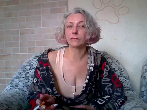 Snapshot of Lorie_Carrie chatting on June 15, 2026, 7:32 am Lorie Carrie online show from June 15, 2026, 7:32 am