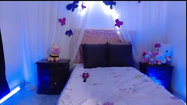 Snapshot of HanaWayne chatting on February 19, 2025, 1:06 pm HanaWayne online show from February 19, 2025, 1:06 pm