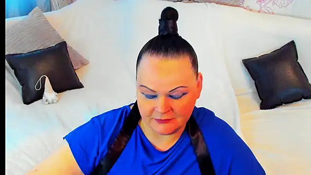 Snapshot of MilanaBiegert chatting on December 31, 2024, 12:25 pm MilanaBiegert online show from December 31, 2024, 12:25 pm