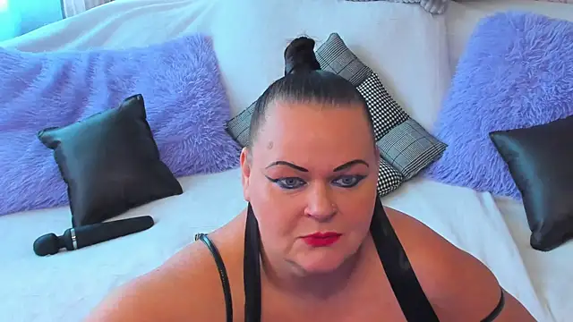 Snapshot of MilanaBiegert chatting on September 16, 2025, 7:42 am MilanaBiegert online show from September 16, 2025, 7:42 am