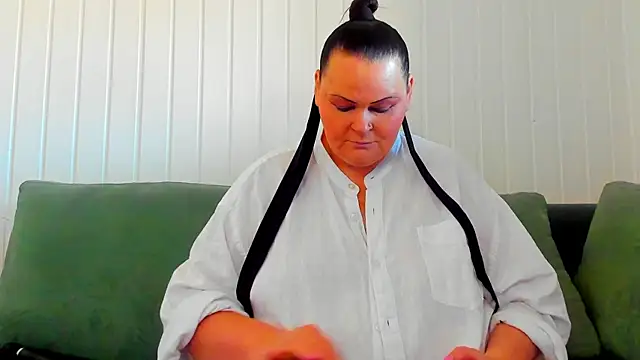 MilanaBiegert online show from March 19, 2026, 3:27 pm