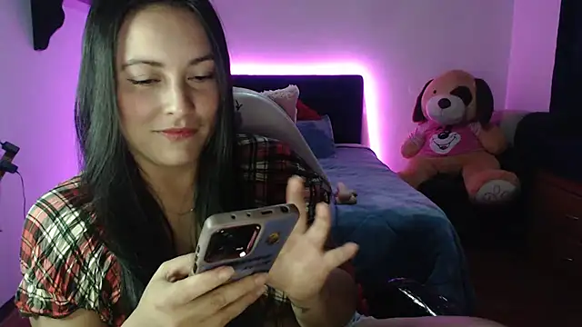 Allisonnlopez online show from January 15, 2025, 8:26 pm