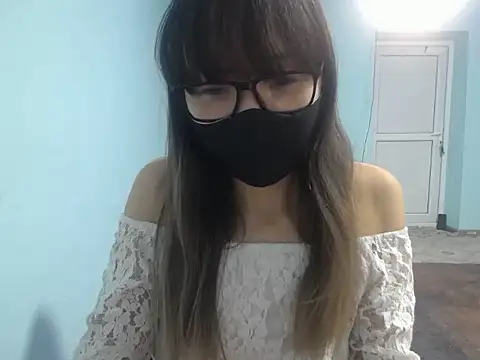 Snapshot of elllaaxx chatting on December 1, 2025, 4:28 am elllaaxx online show from December 1, 2025, 4:28 am