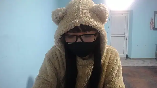 Snapshot of elllaaxx chatting on December 14, 2025, 4:51 am elllaaxx online show from December 14, 2025, 4:51 am