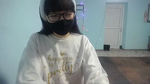 Snapshot of elllaaxx chatting on December 19, 2025, 4:19 am elllaaxx online show from December 19, 2025, 4:19 am