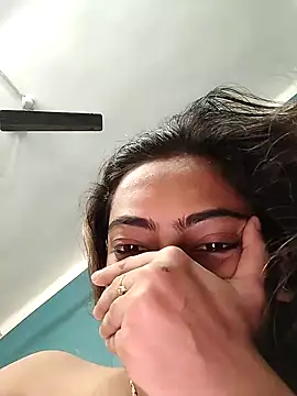 Snapshot of sexyindi_couple chatting on December 2, 2024, 2:30 pm sexyindi couple online show from December 2, 2024, 2:30 pm