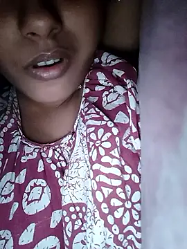 Snapshot of sexyindi_couple chatting on December 3, 2024, 6:38 pm sexyindi couple online show from December 3, 2024, 6:38 pm