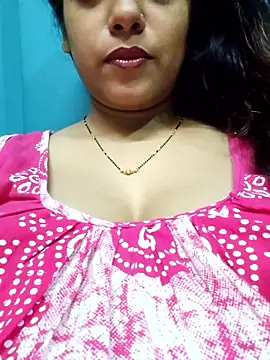 Snapshot of sexyindi_couple chatting on October 9, 2025, 1:20 pm sexyindi couple online show from October 9, 2025, 1:20 pm