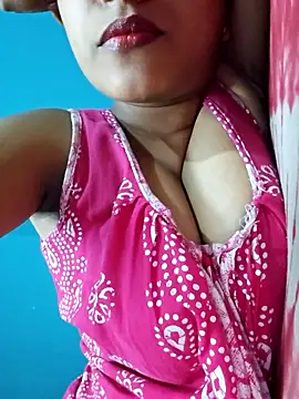 Snapshot of sexyindi_couple chatting on October 15, 2025, 1:00 pm sexyindi couple online show from October 15, 2025, 1:00 pm