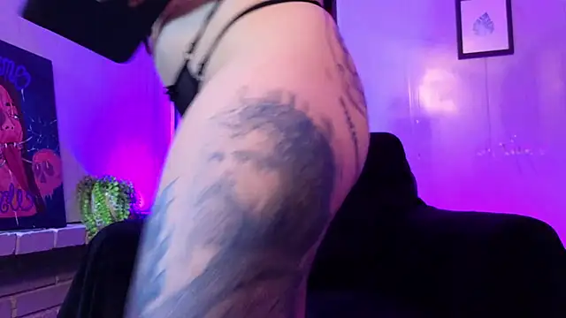 Julieta Russell online show from January 13, 2025, 11:38 pm