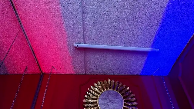 Julieta Russell online show from September 20, 2025, 12:17 pm