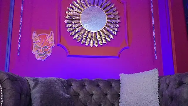 Julieta Russell online show from January 9, 2026, 11:46 am