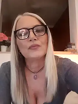 Snapshot of kikkastar chatting on December 1, 2024, 8:09 pm kikkastar online show from December 1, 2024, 8:09 pm