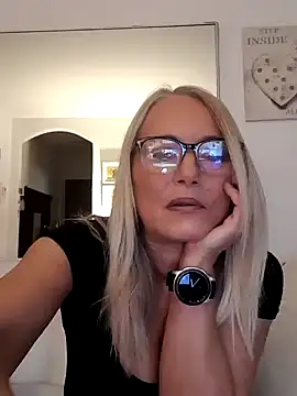 Snapshot of kikkastar chatting on December 3, 2024, 1:21 pm kikkastar online show from December 3, 2024, 1:21 pm