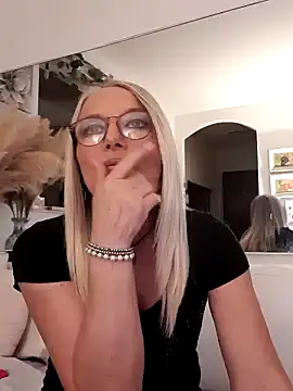 Snapshot of kikkastar chatting on December 5, 2024, 1:28 pm kikkastar online show from December 5, 2024, 1:28 pm