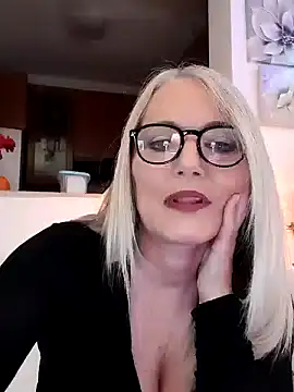 Snapshot of kikkastar chatting on December 10, 2024, 7:54 pm kikkastar online show from December 10, 2024, 7:54 pm