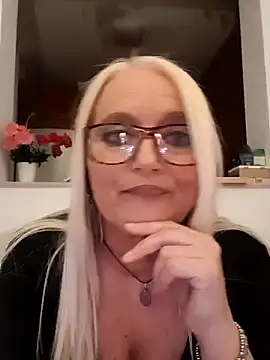 Snapshot of kikkastar chatting on December 29, 2024, 8:37 pm kikkastar online show from December 29, 2024, 8:37 pm