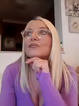 Snapshot of kikkastar chatting on February 2, 2025, 8:19 pm kikkastar online show from February 2, 2025, 8:19 pm