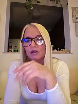 Snapshot of kikkastar chatting on February 14, 2025, 8:15 pm kikkastar online show from February 14, 2025, 8:15 pm