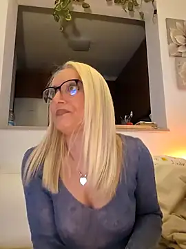 Snapshot of kikkastar chatting on February 25, 2025, 8:19 pm kikkastar online show from February 25, 2025, 8:19 pm