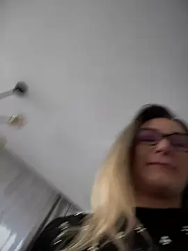 Snapshot of HotXMom chatting on January 7, 2025, 11:16 am HotXMom online show from January 7, 2025, 11:16 am