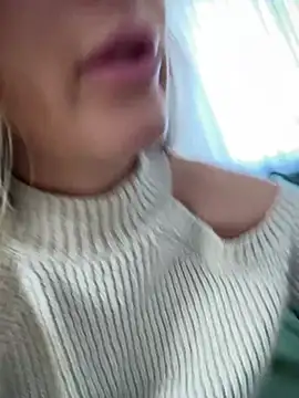 Snapshot of HotXMom chatting on February 19, 2025, 10:45 am HotXMom online show from February 19, 2025, 10:45 am