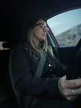 Snapshot of HotXMom chatting on March 11, 2025, 4:21 am HotXMom online show from March 11, 2025, 4:21 am