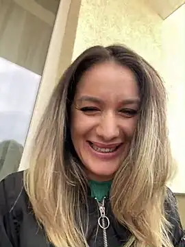 Snapshot of HotXMom chatting on March 13, 2025, 10:36 am HotXMom online show from March 13, 2025, 10:36 am