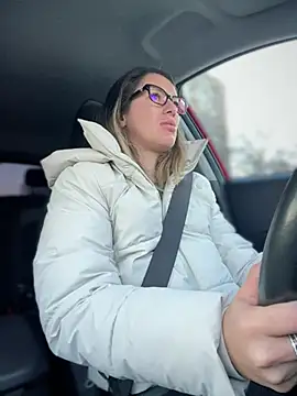 Snapshot of HotXMom chatting on March 22, 2025, 4:14 am HotXMom online show from March 22, 2025, 4:14 am