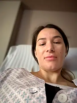 Snapshot of HotXMom chatting on October 23, 2025, 5:40 am HotXMom online show from October 23, 2025, 5:40 am