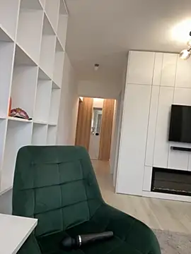 HotXMom online show from November 28, 2025, 7:11 am