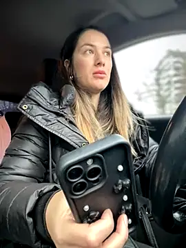 HotXMom online show from December 3, 2025, 6:54 am