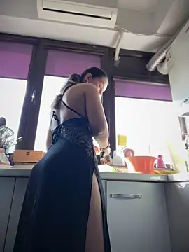 Snapshot of HotXMom chatting on March 11, 2026, 7:36 am HotXMom online show from March 11, 2026, 7:36 am