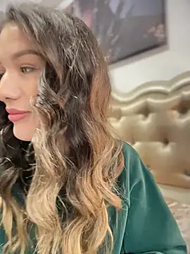 Snapshot of HotXMom chatting on March 19, 2026, 7:34 am HotXMom online show from March 19, 2026, 7:34 am