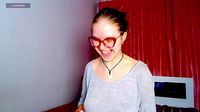 Sarah HS online show from December 9, 2024, 6:25 pm