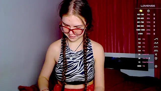 Sarah HS online show from January 15, 2025, 1:52 pm