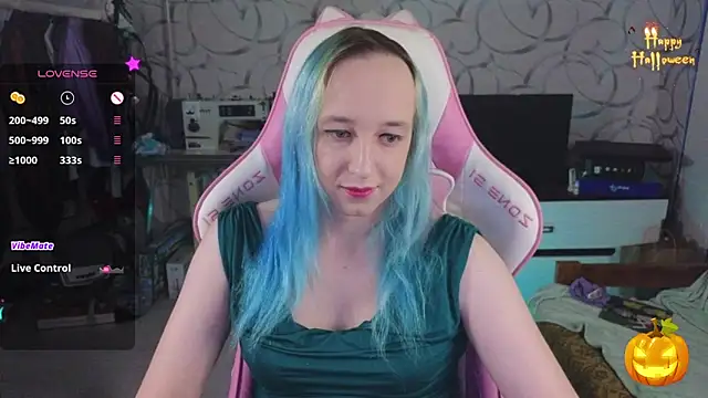 Snapshot of TheTrixy chatting on October 29, 2025, 9:11 am TheTrixy online show from October 29, 2025, 9:11 am