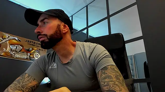 AronGrant online show from December 14, 2025, 10:42 am