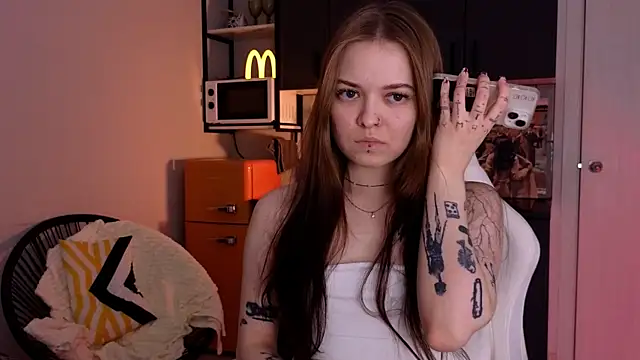 doll lol  online show from December 2, 2025, 5:41 pm