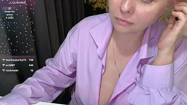 Snapshot of Gray_swann chatting on February 20, 2025, 7:52 pm Gray swann online show from February 20, 2025, 7:52 pm