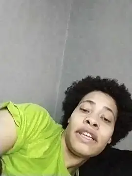 Snapshot of Su_Duarte_1 chatting on November 12, 2025, 2:23 am Su Duarte 1 online show from November 12, 2025, 2:23 am