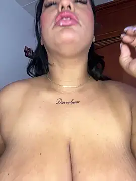 Snapshot of KorinaKovaa chatting on March 10, 2025, 7:40 pm KorinaKovaa online show from March 10, 2025, 7:40 pm