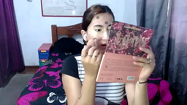 LadyMilk003 online show from October 7, 2025, 3:20 pm