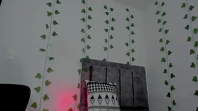 Miaa Garcia online show from April 30, 2026, 9:41 pm